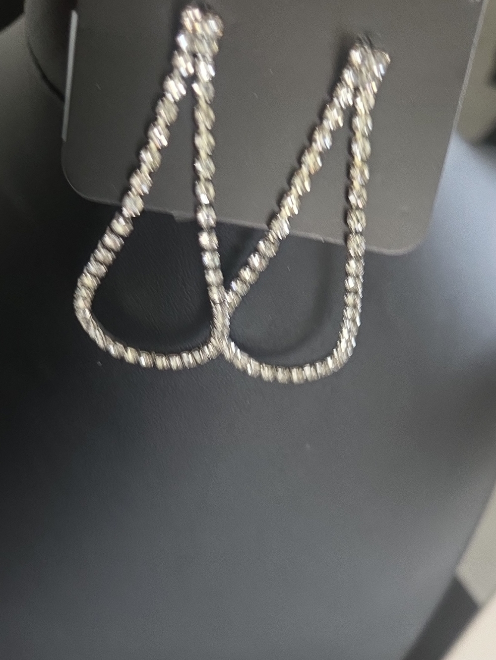 Paparazzi Diamond Drops White Earrings NWT - Picture 2 of 3